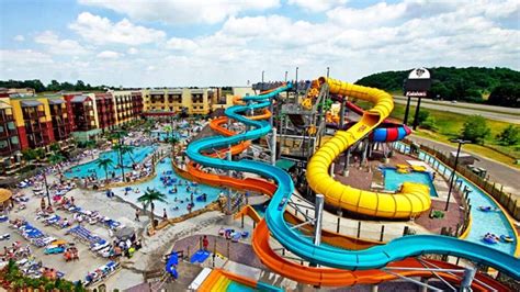 largest indoor water park in the us