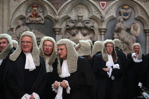 lawyers england wigs