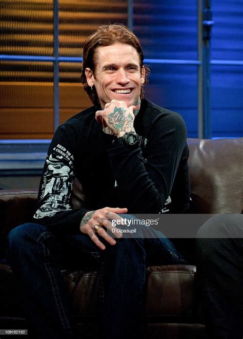 lead singer of buckcherry