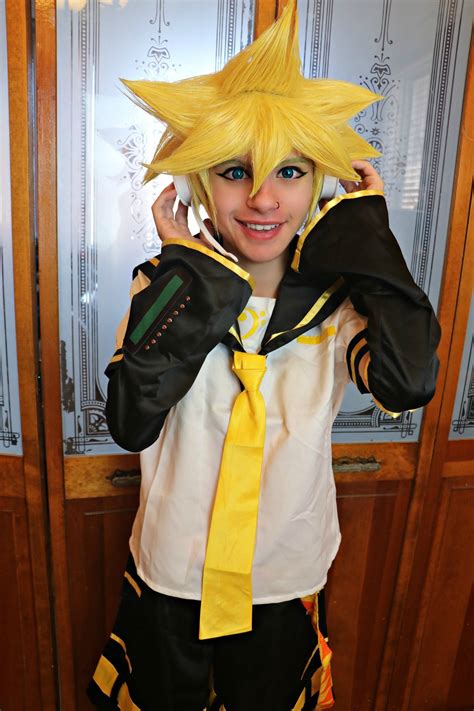 len kagamine cosplay