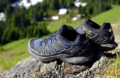 lightweight hiking shoe