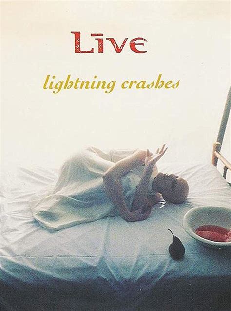 live - lightning crashes