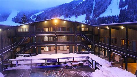 lodging at crystal mountain