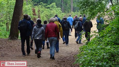 lof der vacantie een wandeling met vacantiegangers Reader