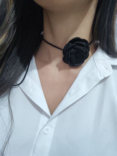 looks com choker de flor