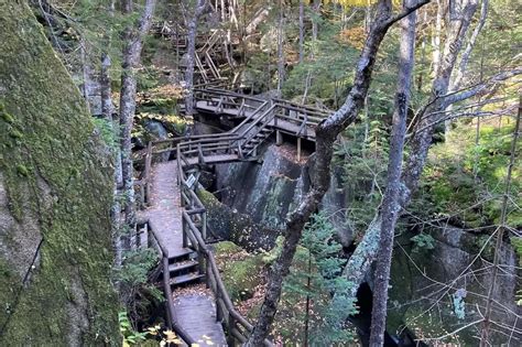 lost river gorge and boulder caves