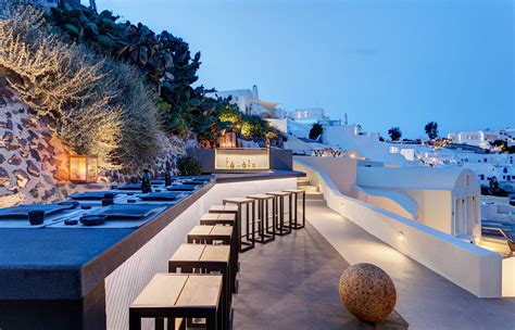 luxury hotels in santorini