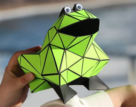 making 3d cardboard frog Kindle Editon