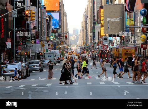 manhattan street scenes ny images of america PDF