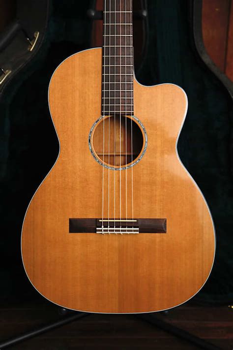 martin guitar company 000c classical guitars owners manual PDF