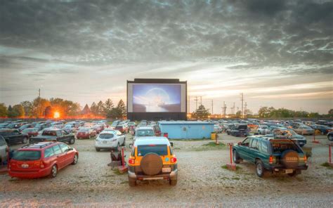 mchenry il drive in movie theater