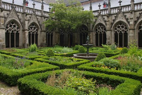 medieval gardens historic gardens s Doc