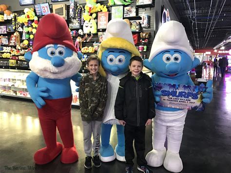 meet and greet the smurfs