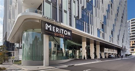 meriton suites mascot central