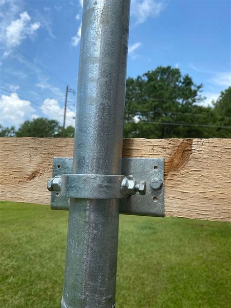 metal fence pole attachment for wood