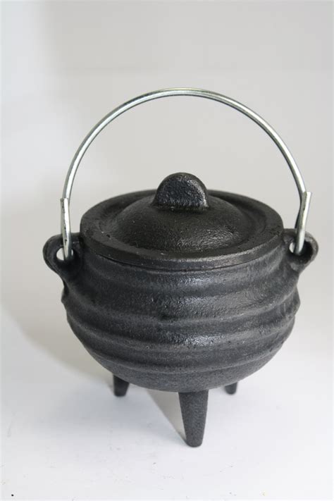 mini cast iron cauldron