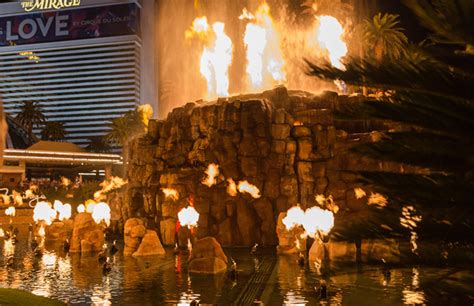 mirage casino volcano show times