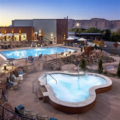 moab hotels pet friendly