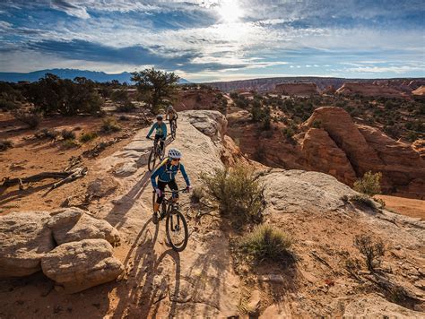 moab utah a travelguide to slickrock bike trail and mountain biking adventures Reader