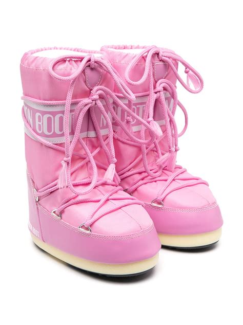 moon boots in pink