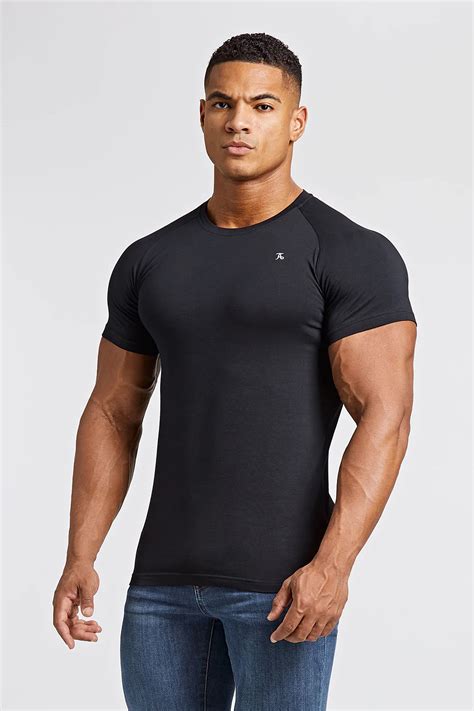 muscle fit t shirt