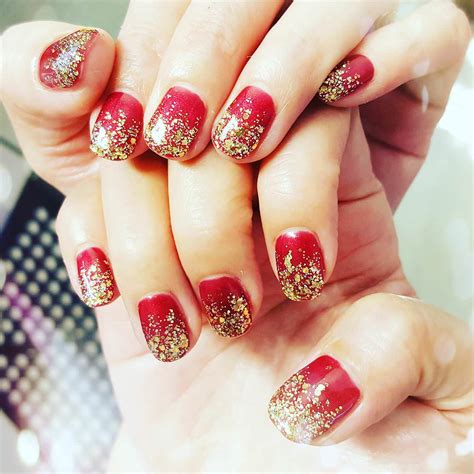 nail art red and golden