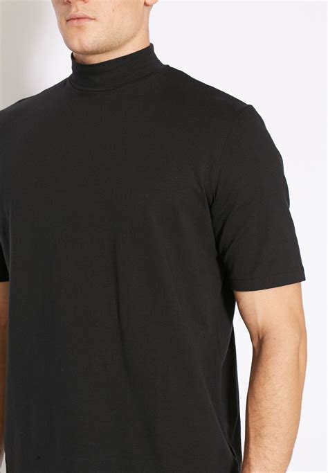 neck t shirt