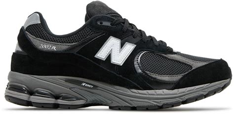 new balance 2002r black