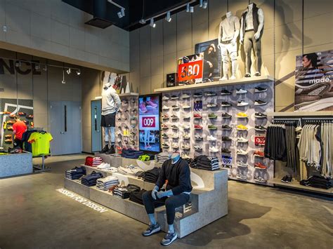 new balance shoes store in glenmdale