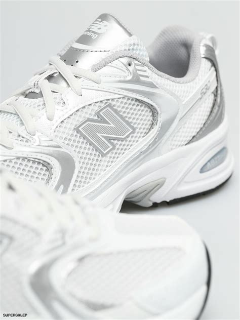 new balance white 530