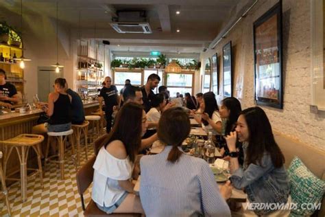 nice place to chill and eat in singapore