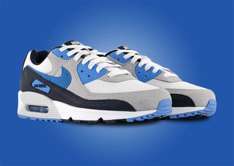 nike air max blue and white