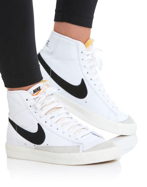 nike blazers woman