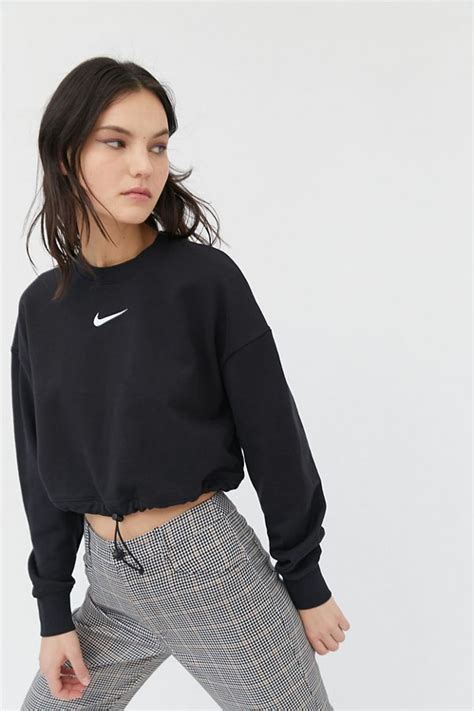 nike cropped sweatshirt