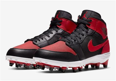 nike jordan football cleats