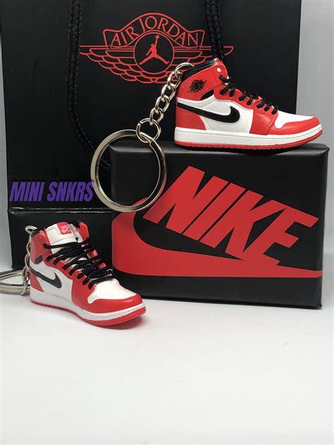 nike shoe keyring