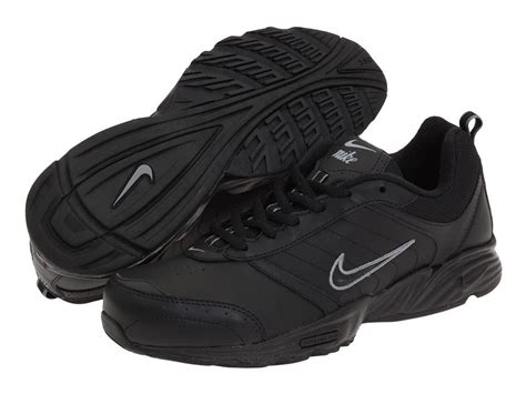 nike slip resistant black shoes