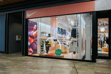 nike well collective - brickell