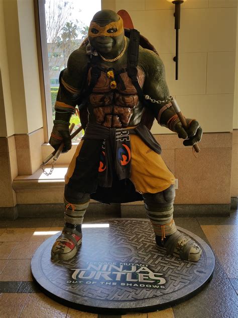 ninja turtles statue