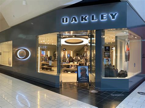 oakley store near me