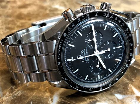 omega speedmaster moon watch manual wind PDF