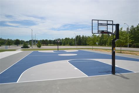 outdoor basketball court near me