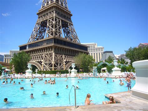 paris casino pool