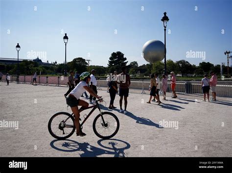 paris tuesday august 21983 Doc