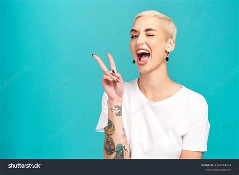 peace sign pose