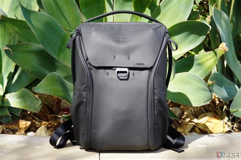 peak design everyday backpack vietnam