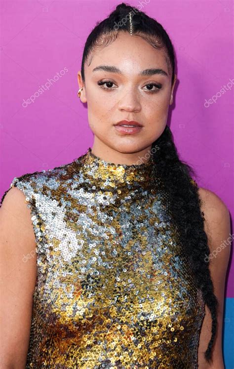 Aisha Dee #16