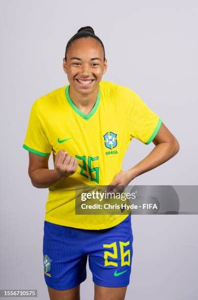 Aline Gomes #12