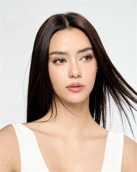 Amanda Obdam #12