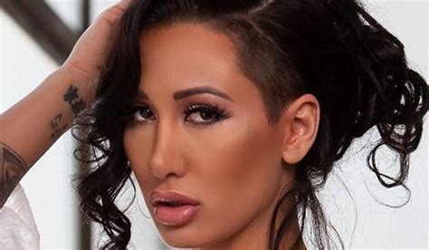 Amia Miley